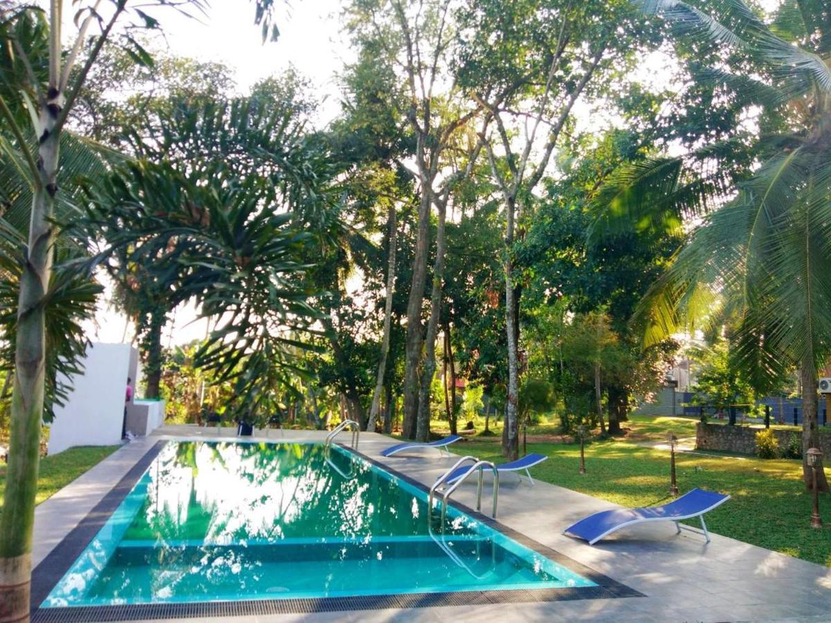 Temple Pond Villa Colombo Piliyandala Buitenkant foto